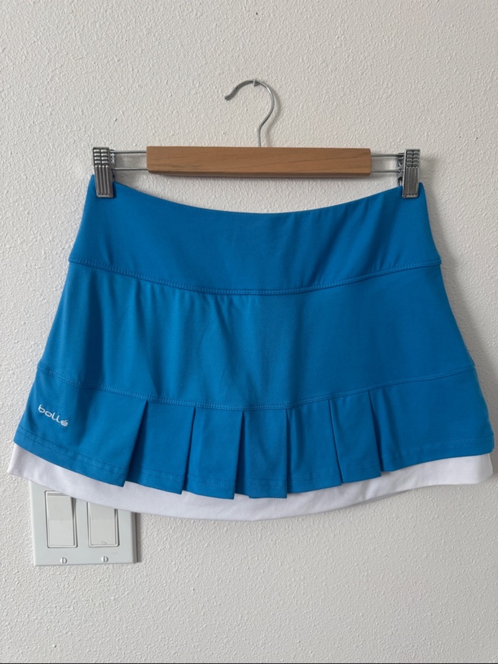 Bollé Beautiful Blue Pleated Skort Over White Skirt with Attached Shorts